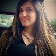 Laureata In Lingue con esperienze di Insegnamento all'Italia e all'estero, impartisce lezioni di Lingua Francese